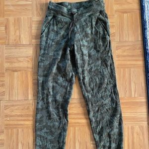 Lululemon ready to rulu jogger